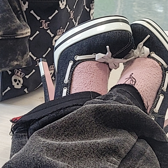 Meet your Posher, Lily - Picture 1 of 1